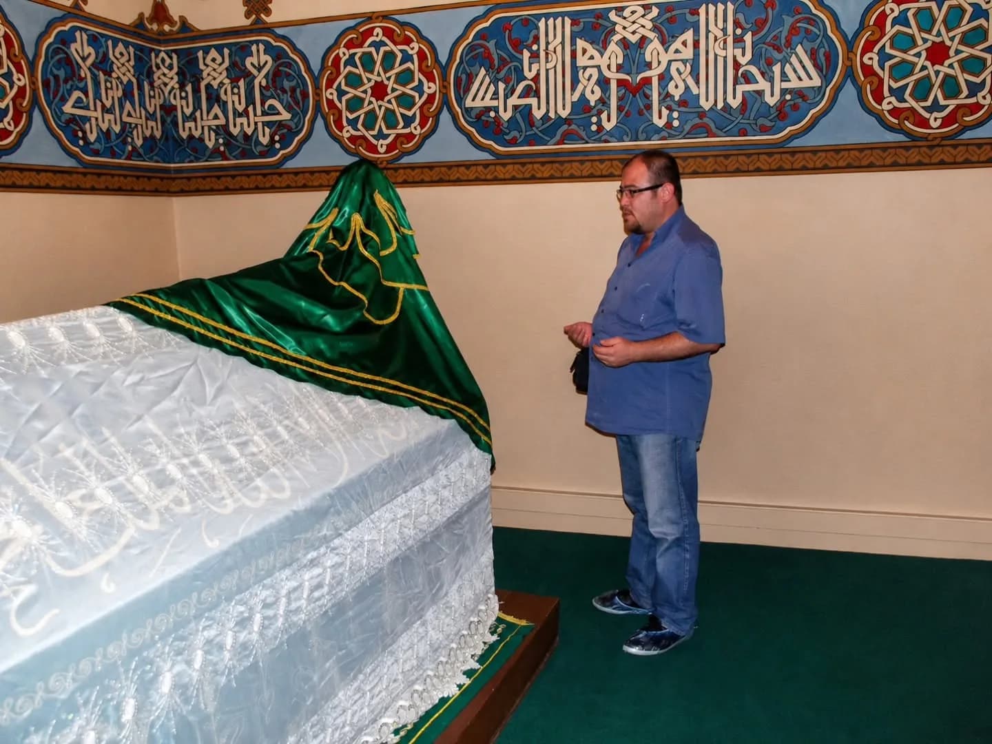 Hacıbektaş’ta, Hünkâr Pîr Hacı Bektaş-ı Veli Hazretleri’nin huzurunda olmak 